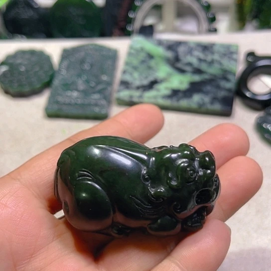 蛇纹石玉未镶嵌泰山玉