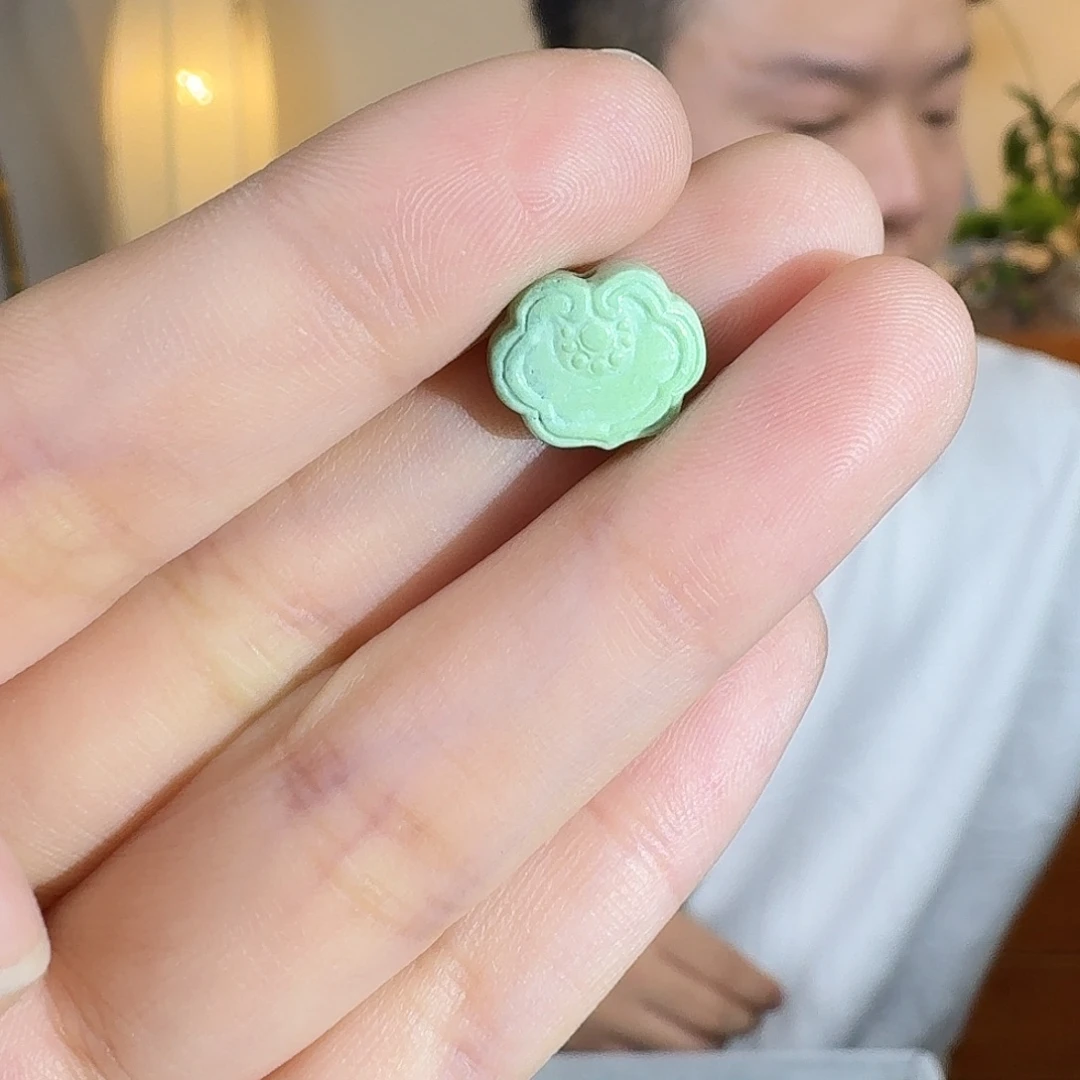 绿松石未镶嵌挂件