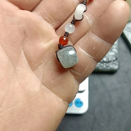 和田玉未镶嵌车挂