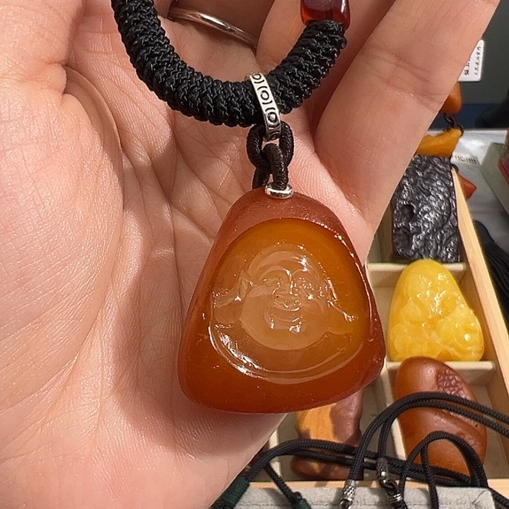 未镶嵌琥珀裸石宇***?我