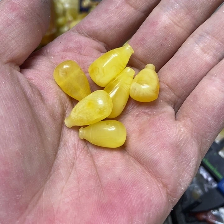 未镶嵌蜜蜡裸石多样性发货其一