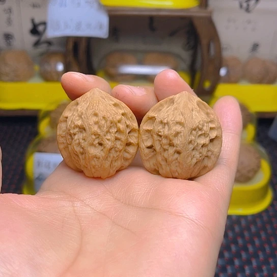 文玩核桃吊坠公子