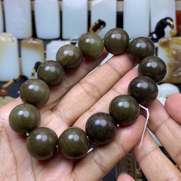 颈饰未镶嵌和田玉