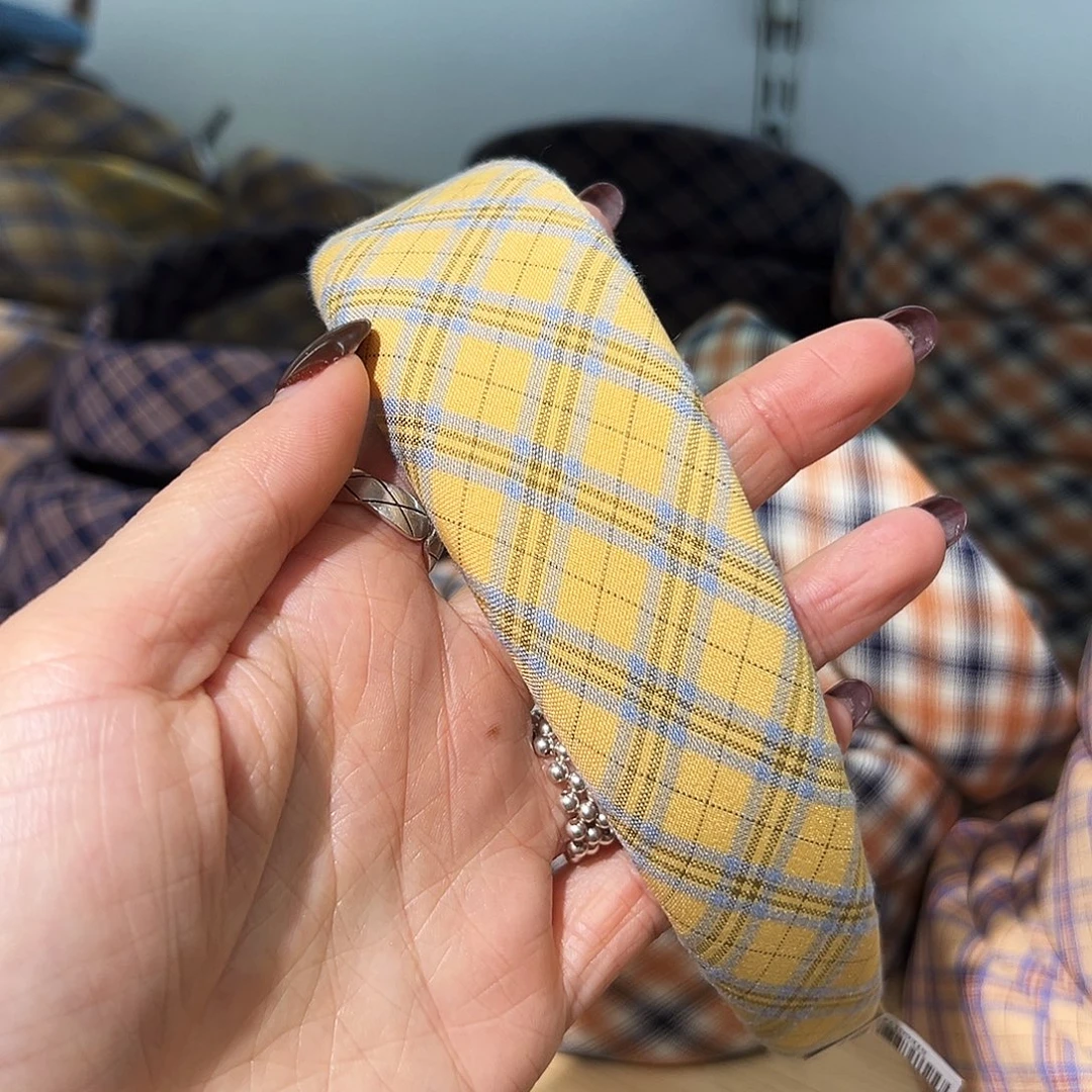 布艺非金属浅黄格发箍