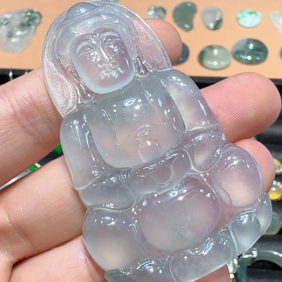 翡翠未镶嵌颈饰观音