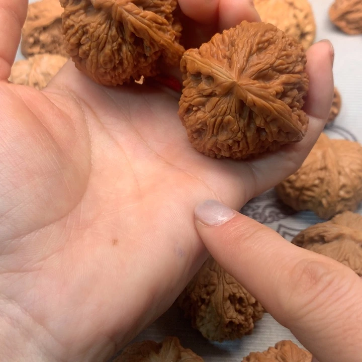 王***爱把件文玩核桃南疆石45