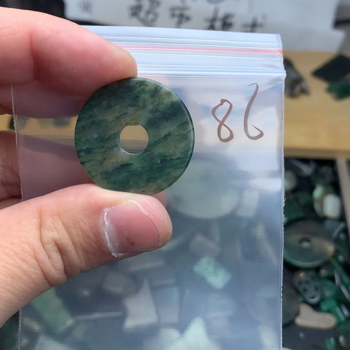 独山玉未镶嵌珠宝半成品