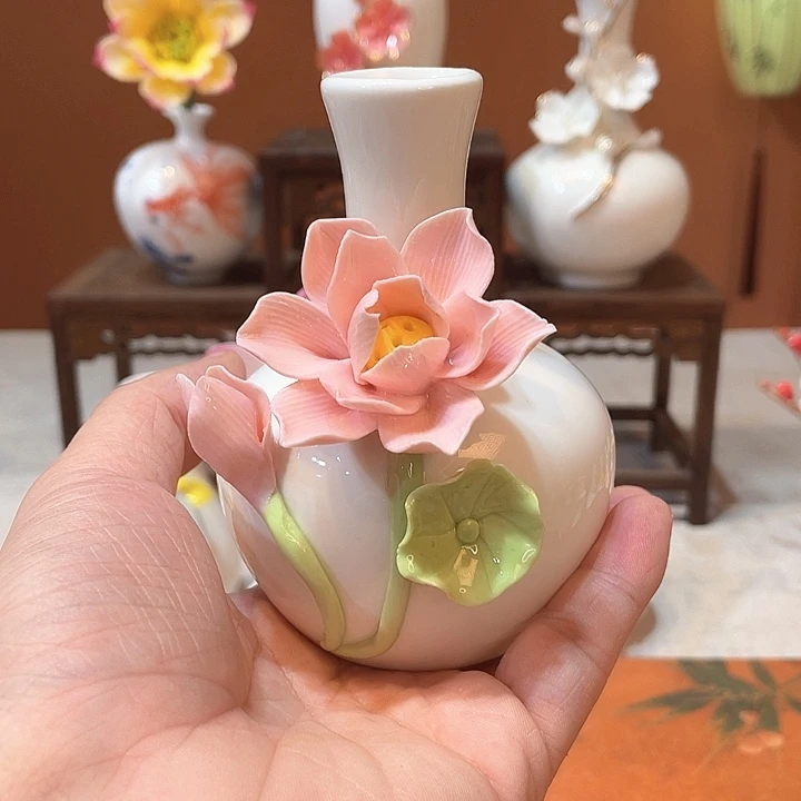 手工陶瓷精致摆件