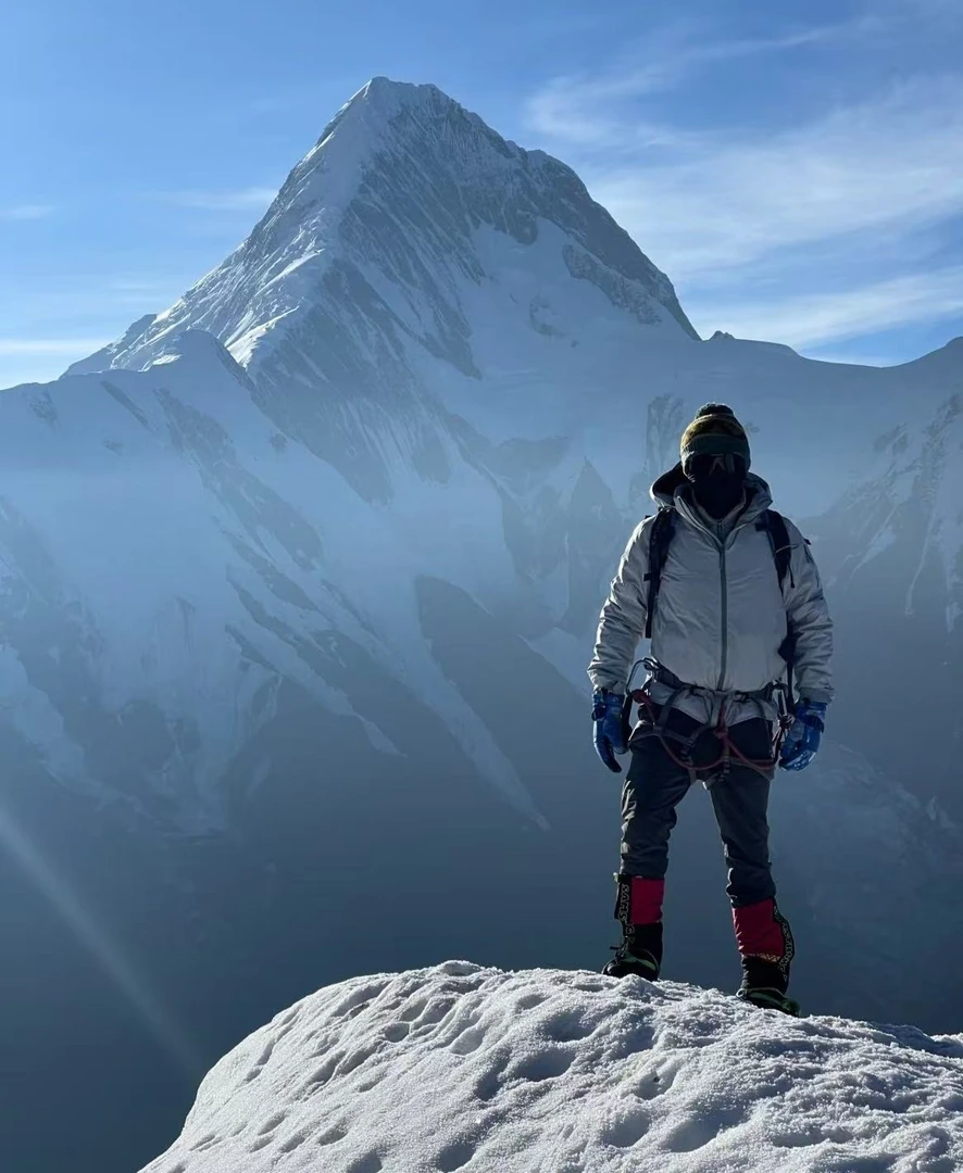 男女同款时尚潮流保暖鹅绒服mc