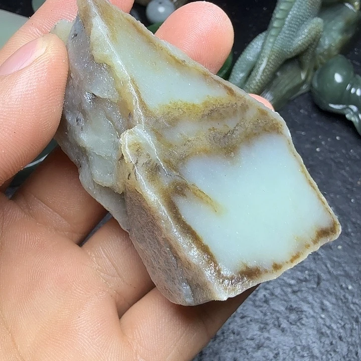 和田玉（糖玉）未镶嵌珠宝奇石