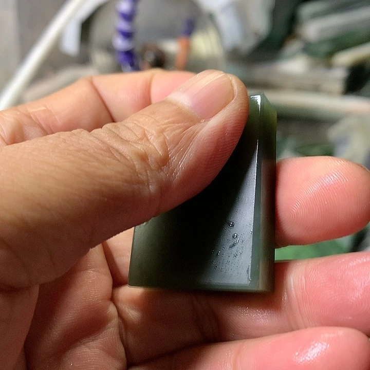 颈饰未镶嵌和田玉（糖玉）