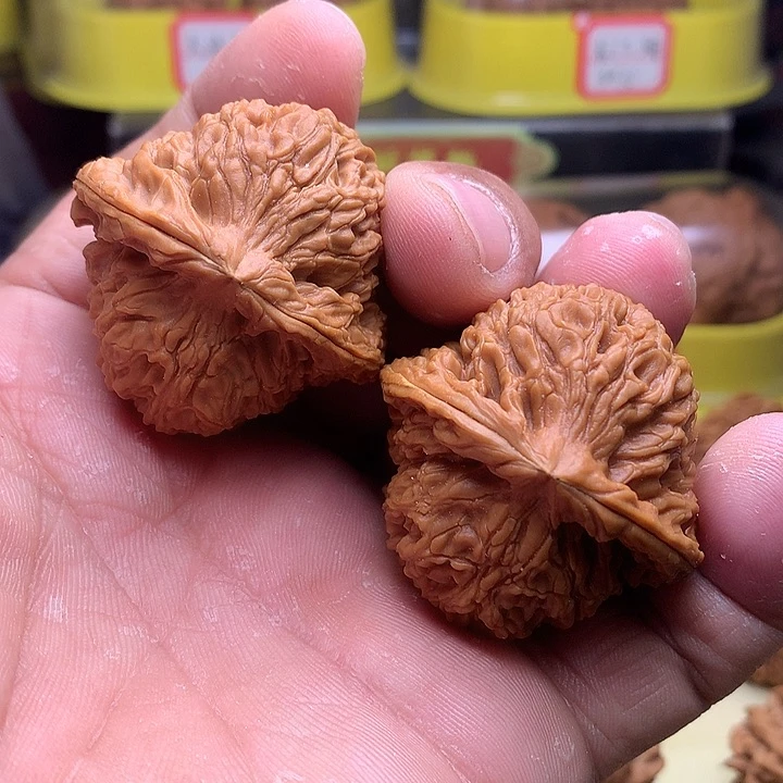 文玩核桃吊坠杰南将石