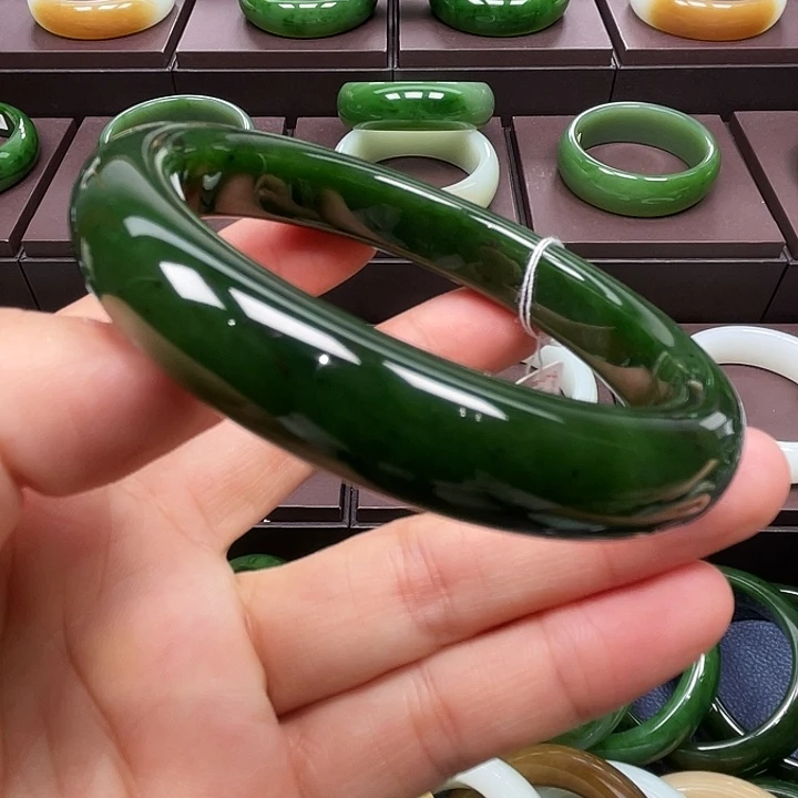 和田玉未镶嵌手镯63口径