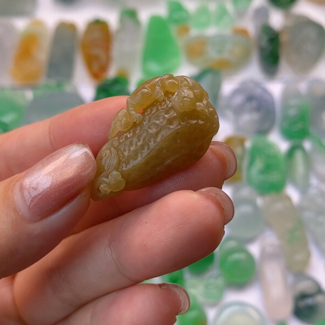 定制翡翠未镶嵌生意兴隆