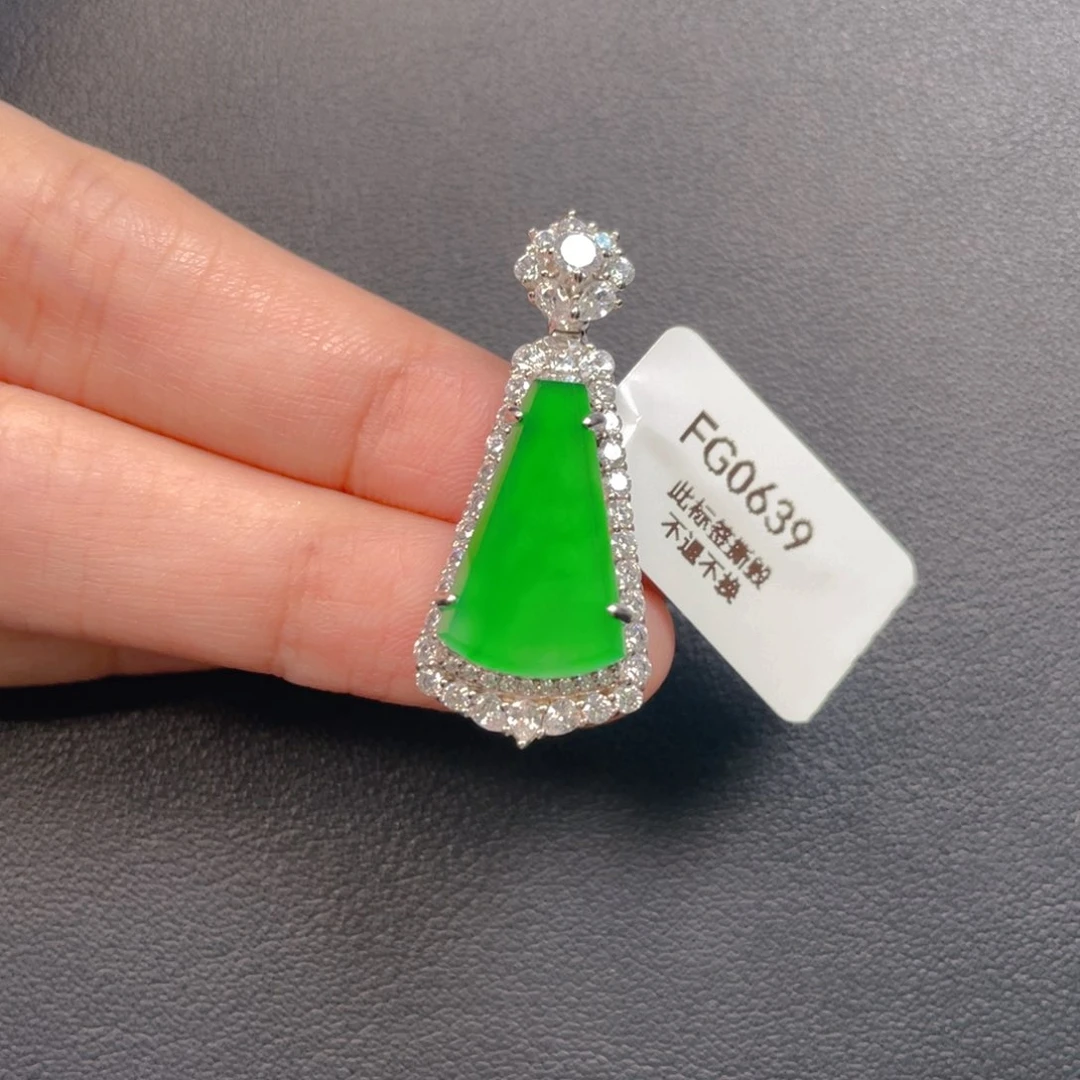 【闪购商品】颈饰银S925镶嵌翡翠