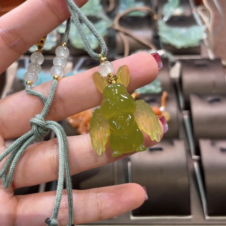 蛇纹石玉吊坠(赠链)未镶嵌