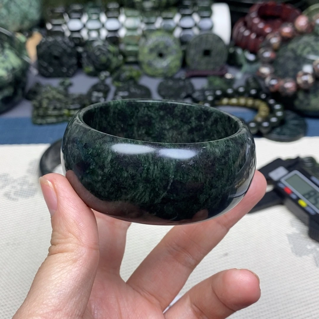 蛇纹石玉手镯未镶嵌壹*柳