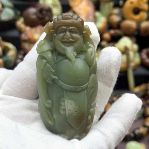 东***助未镶嵌岫岩老玉（透闪石质玉）挂件
