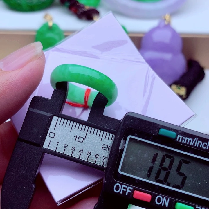 翡翠未镶嵌戒指戒指