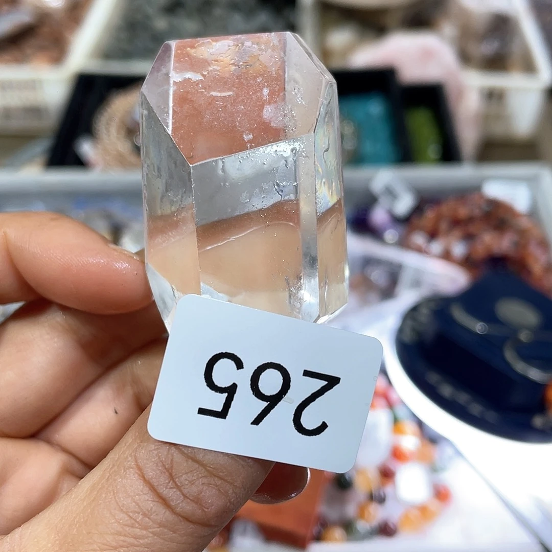 水晶摆件……未镶嵌