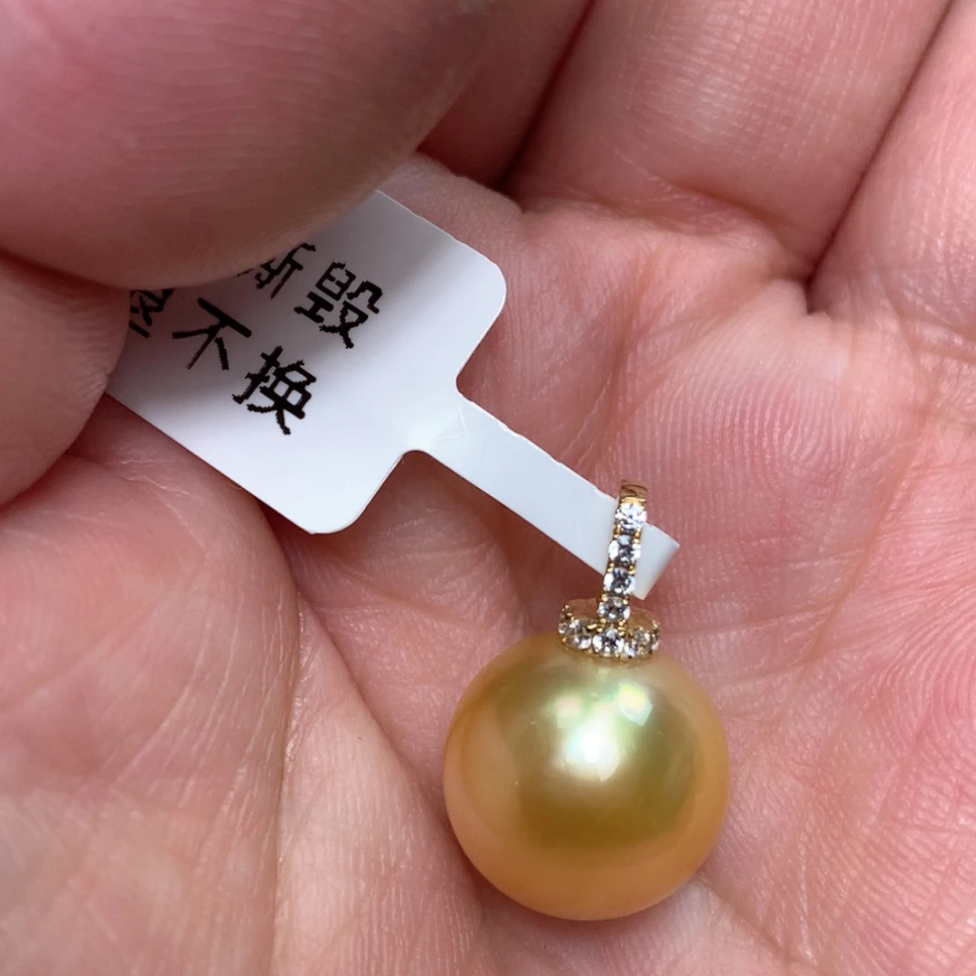 颈饰18K金镶嵌海水珍珠