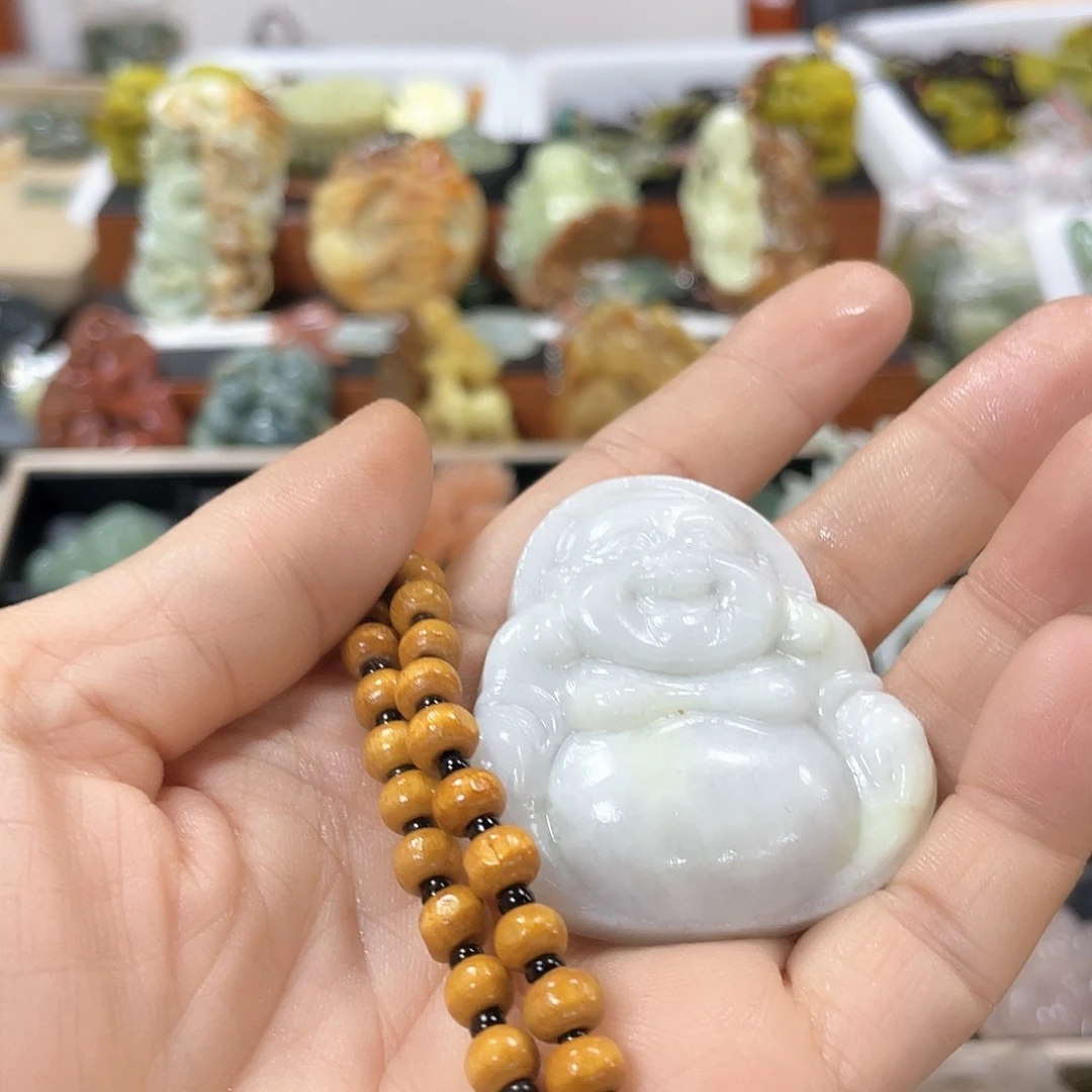 蛇纹石玉颈饰合金
