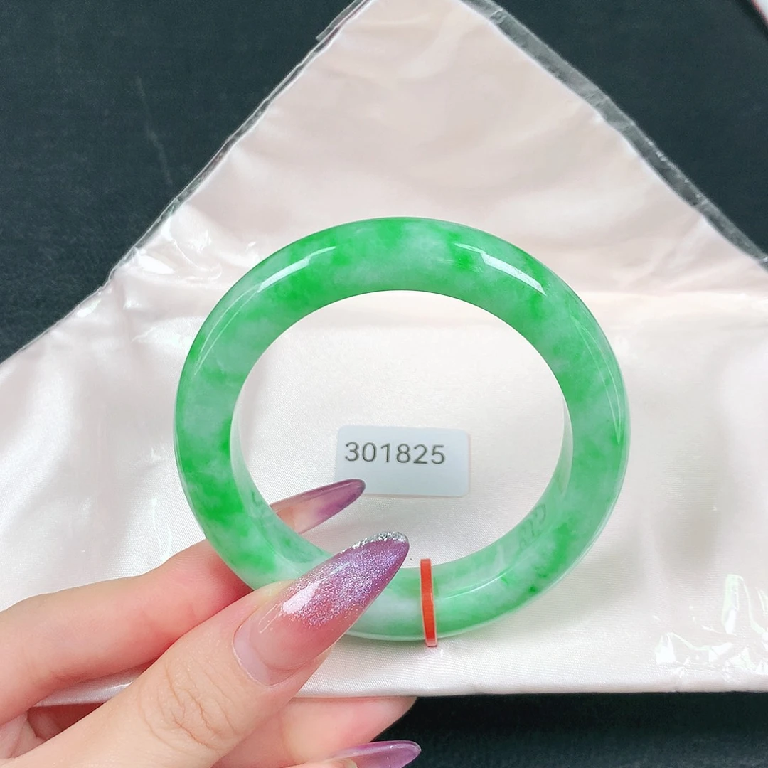 翡翠未镶嵌手镯天然翡翠手镯04