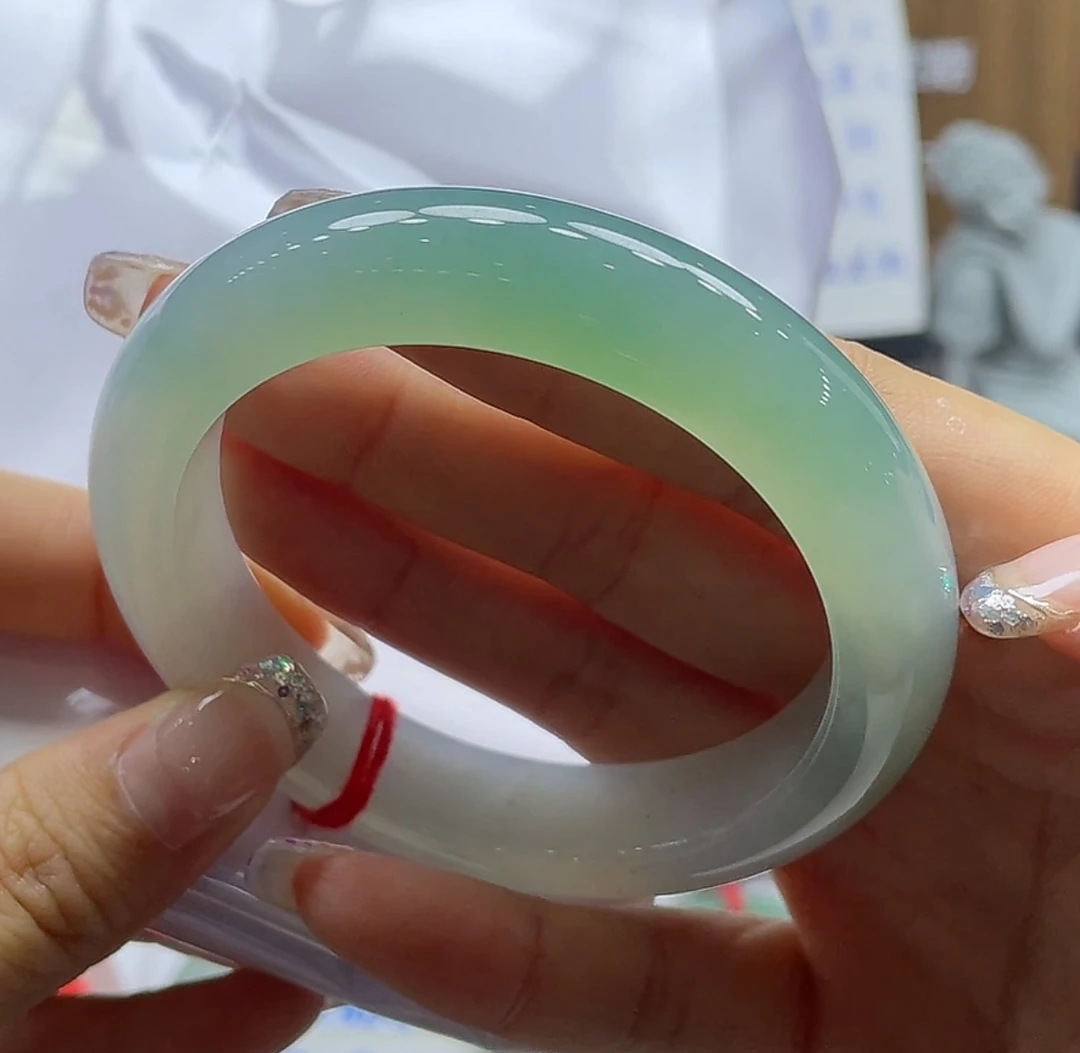 （新货强推）56-57圈冰晴半山水正圈翡翠手镯