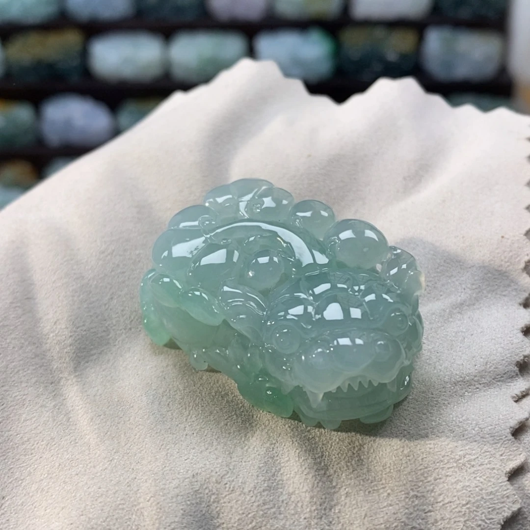 翡翠未镶嵌颈饰天然翡翠吊坠貔貅