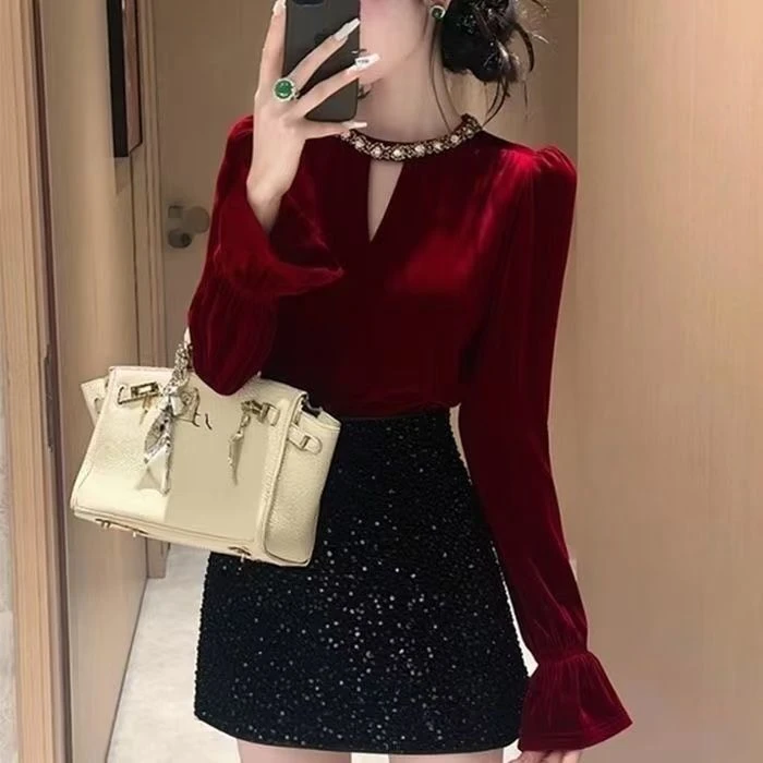 法式复古赫本风黑色修身显瘦丝绒打底衫女内搭秋冬喇叭袖绝美上衣