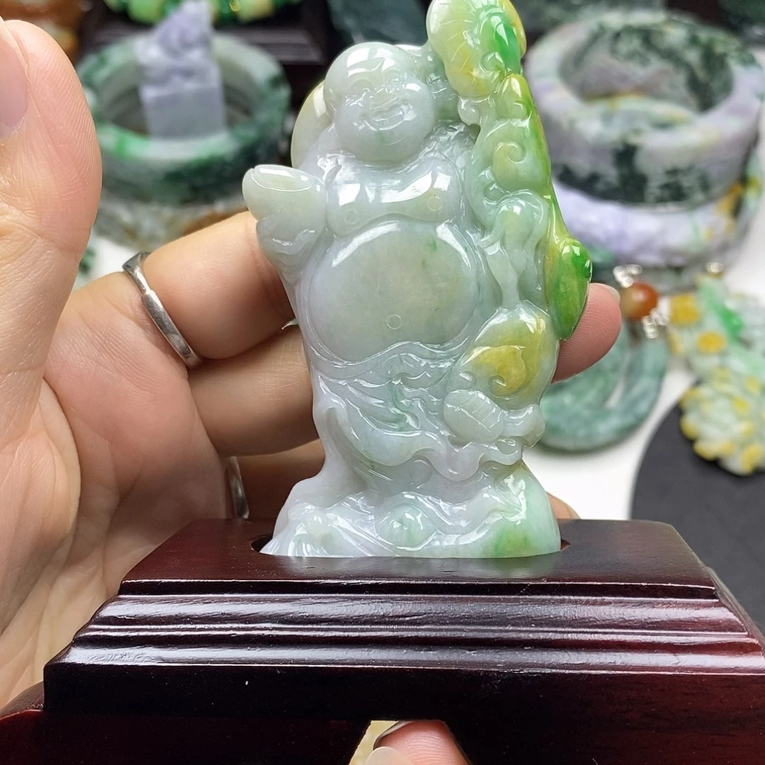 颈饰未镶嵌翡翠柒*后摆件