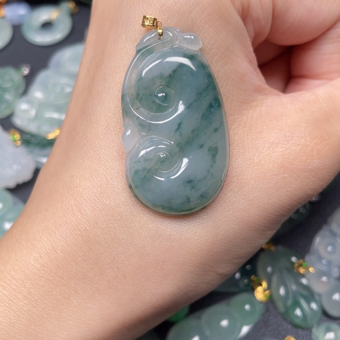 翡翠颈饰18K金镶嵌翡翠