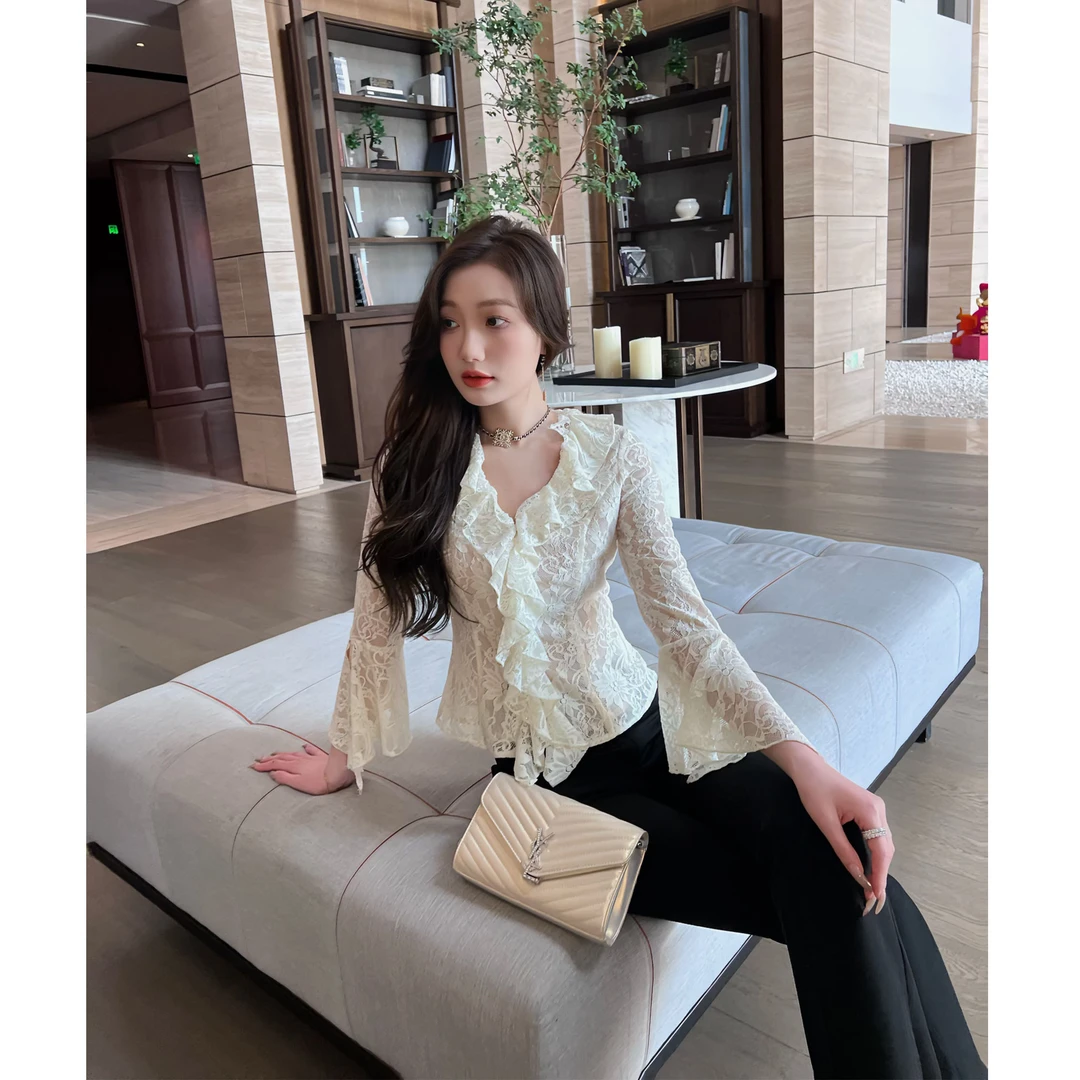 格润雅时尚v领荷叶边衬衫女设计感2025新款独特别致修身显瘦上衣