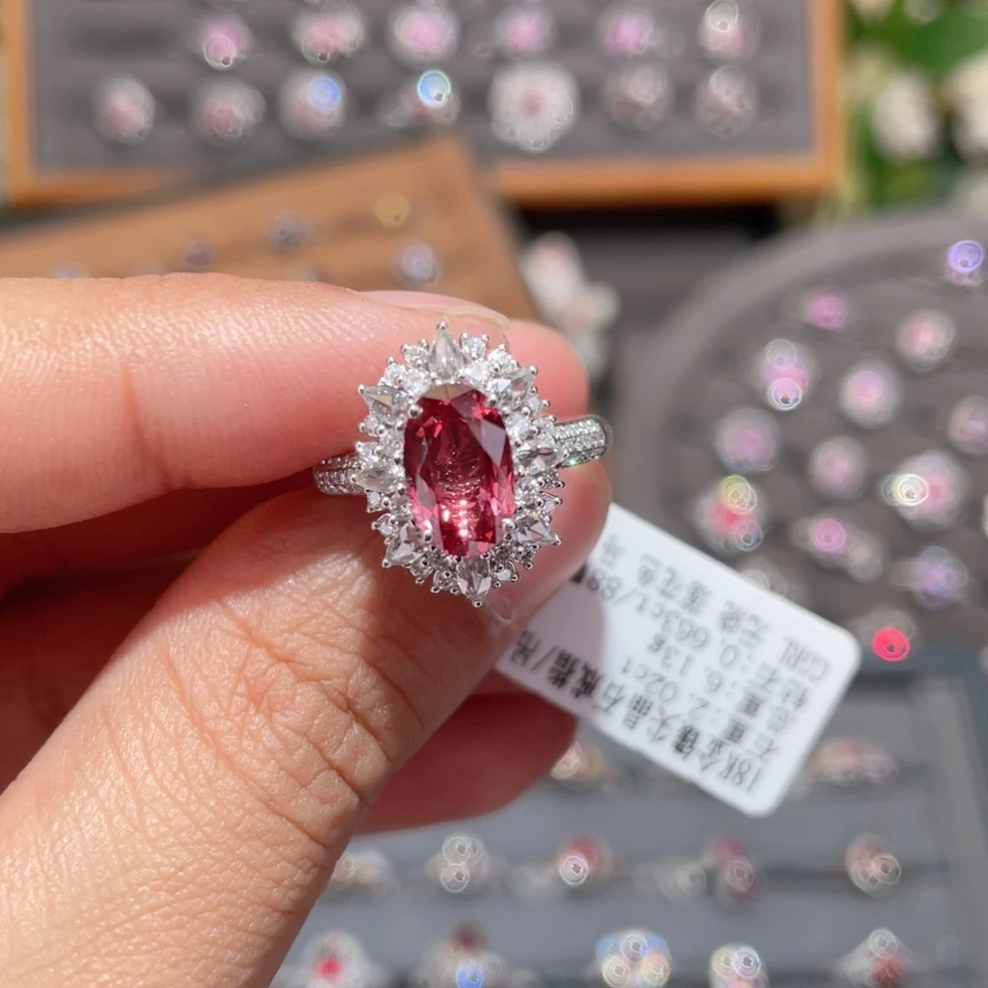 尖晶石戒指18K金镶嵌2.02ct 马亨盖