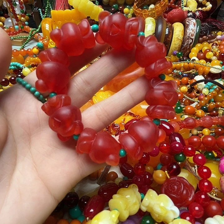 树脂制品2652红皮小熊手链