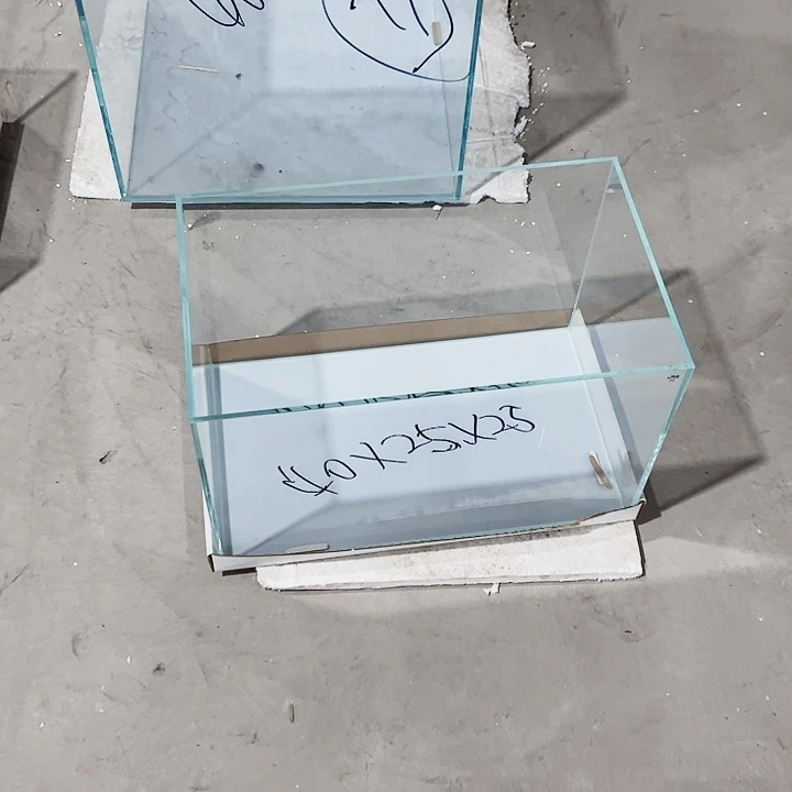 玻璃40.25.25裸缸送垫子