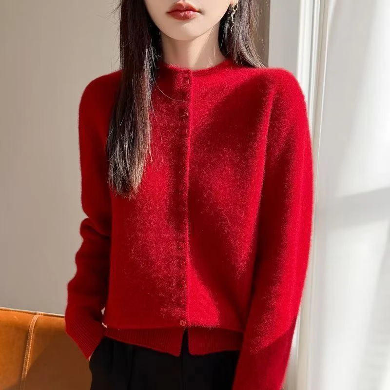 柔软亲肤新春贺岁款~秋冬新款羊绒衫卷边半高领单排扣开衫女