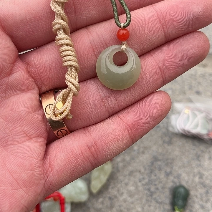 和田玉（糖玉）未镶嵌颈饰