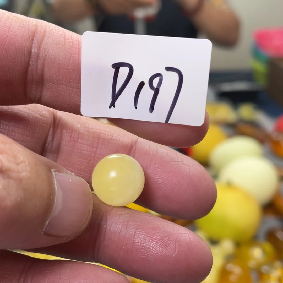 手链琥珀未镶嵌多样性发，发其中一件