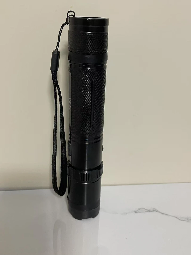 户外超高亮远射可充电小直筒便携多功能手电筒