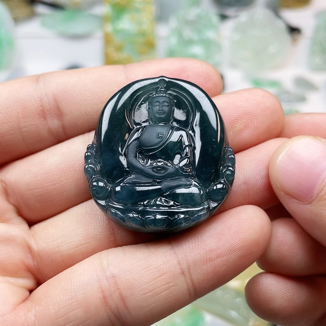 翡翠颈饰未镶嵌大日