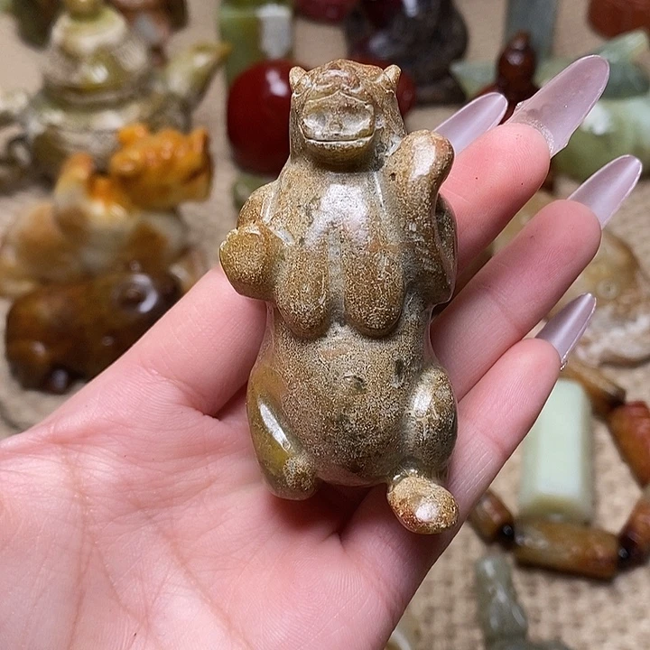 蛇纹石玉未镶嵌颈饰