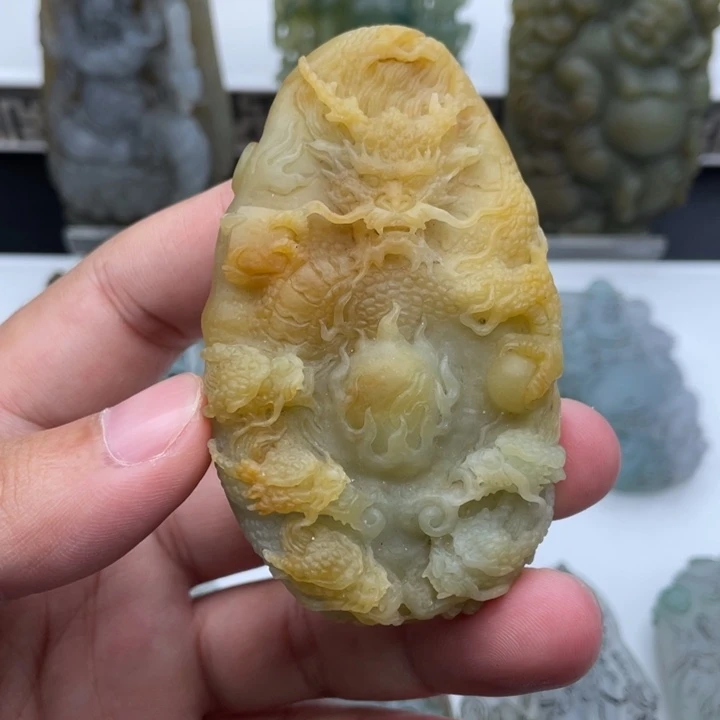 未镶嵌定制翡翠九龙牌