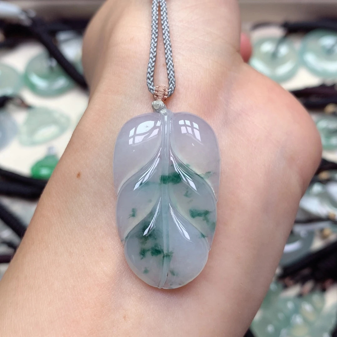 翡翠未镶嵌颈饰叶子