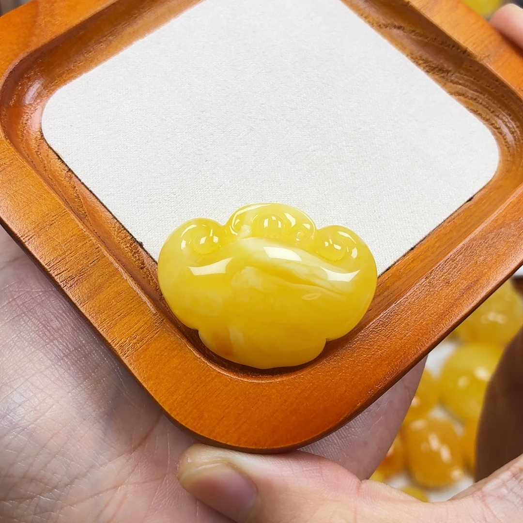 蜜蜡颈饰未镶嵌焦皮浓蜡妖花如意
