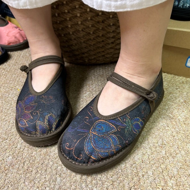 花螺 盘扣春夏复古一字扣缎面提花单布鞋软底妈妈鞋风鞋子