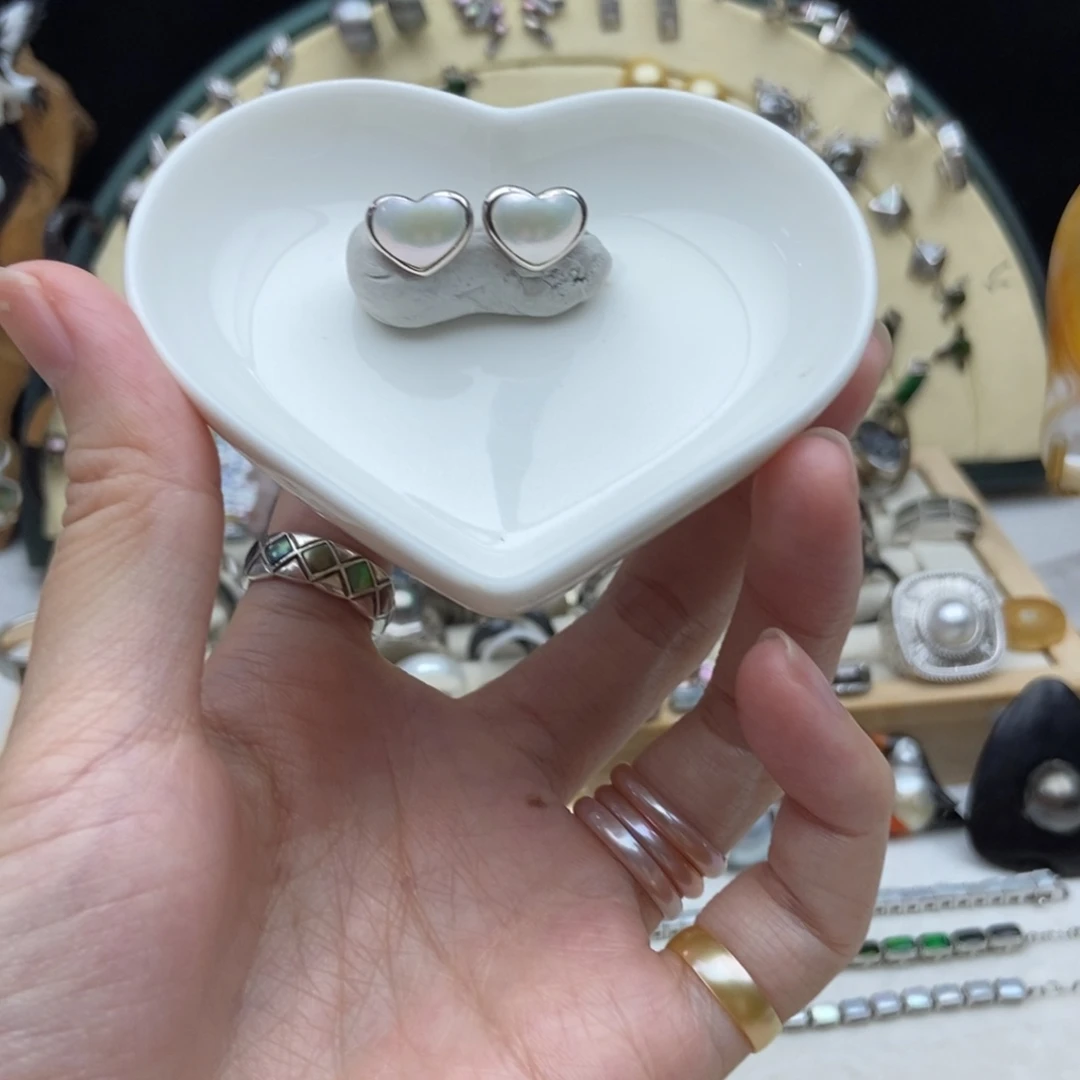 银S925镶嵌淡水珍珠画框爱心耳钉