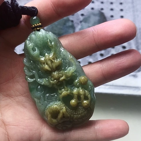颈饰未镶嵌翡翠缅甸翡翠黄翡龙牌