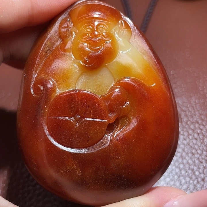 爱***生和田玉未镶嵌颈饰