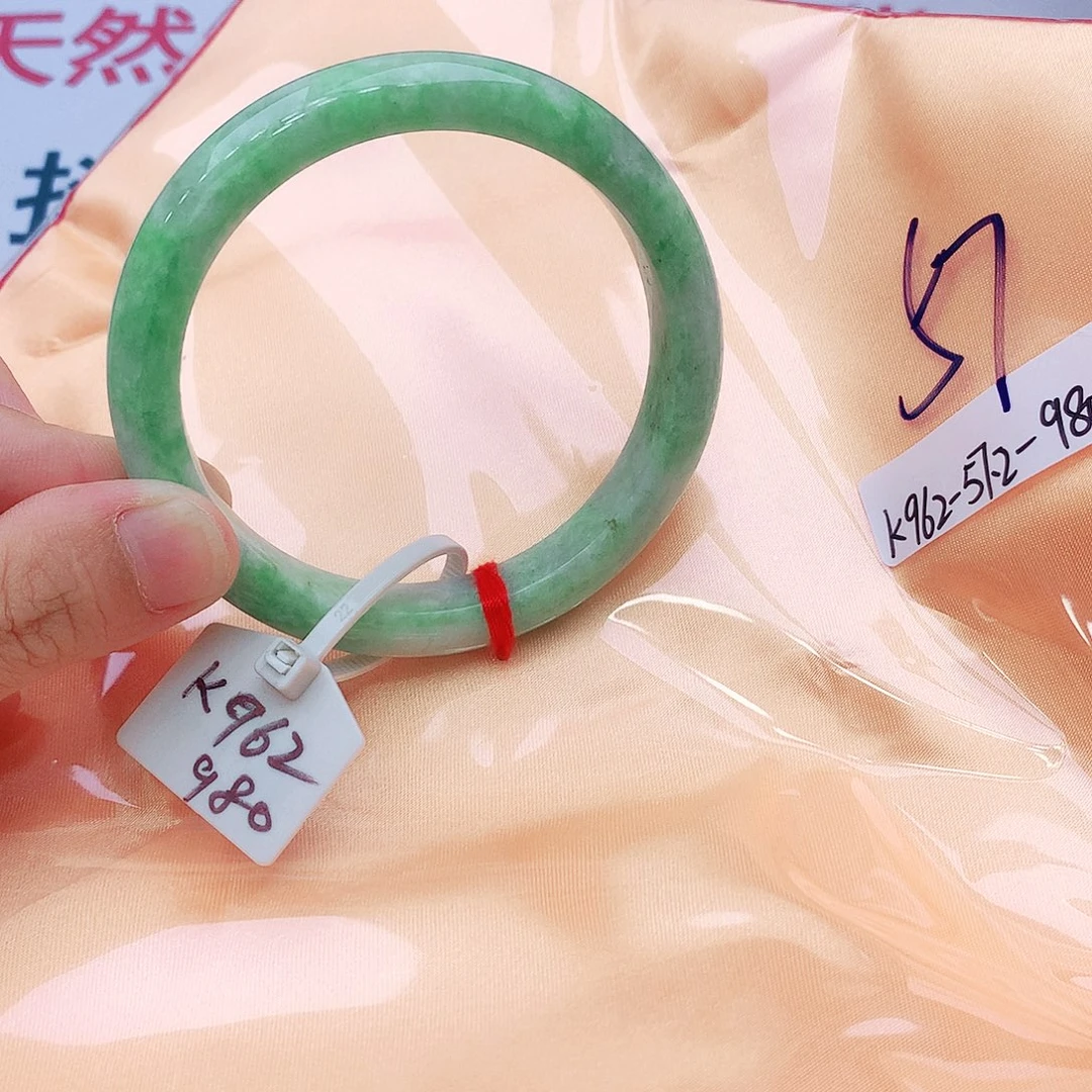 翡翠未镶嵌手镯我